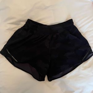Lululemon Hotty Hot 4inch Short